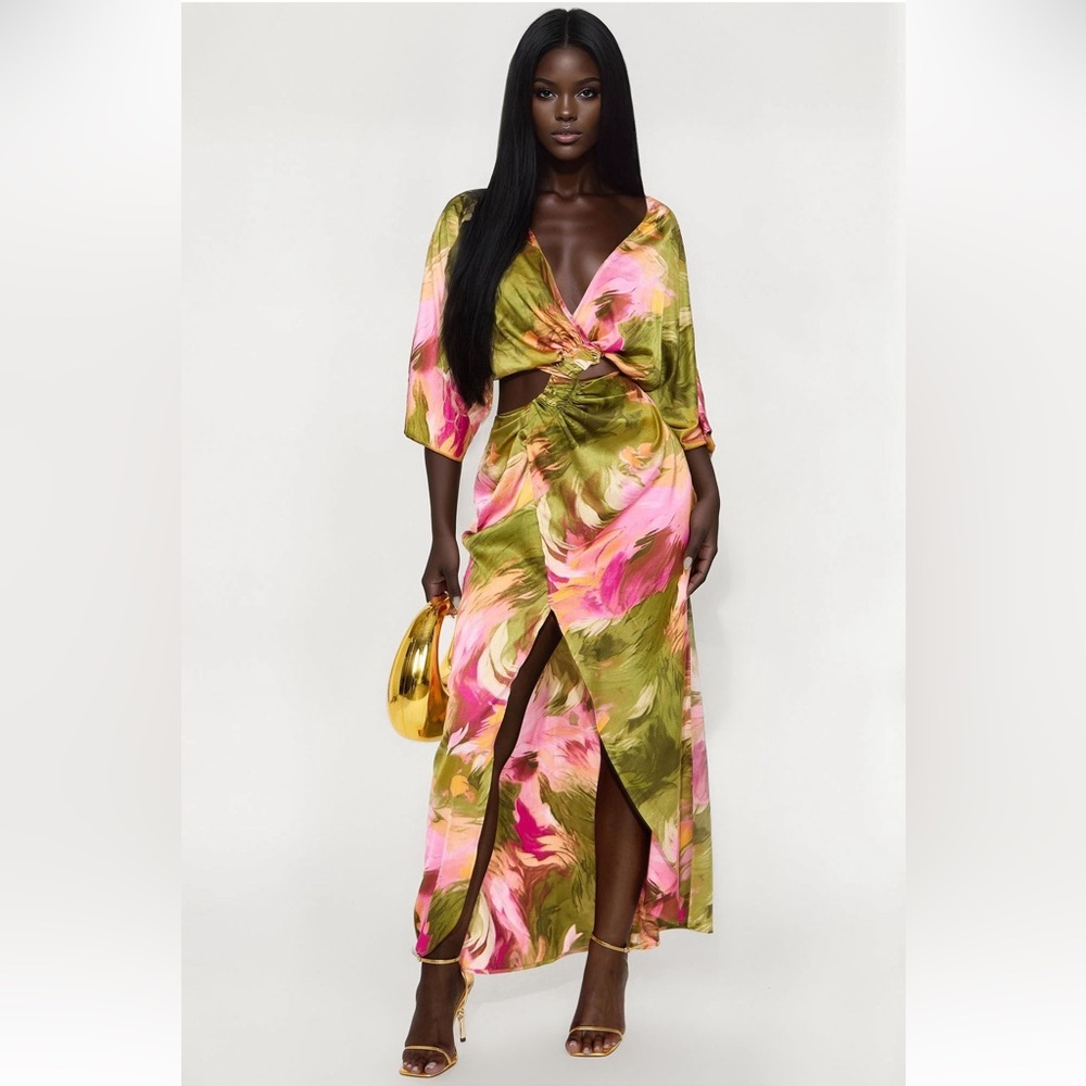 NWT Short Sleeve Satin Floral Maxi Dress - Medium